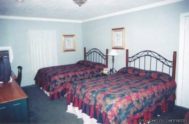 Longhouse Lodge Motel Watkins Glen Zimmer foto